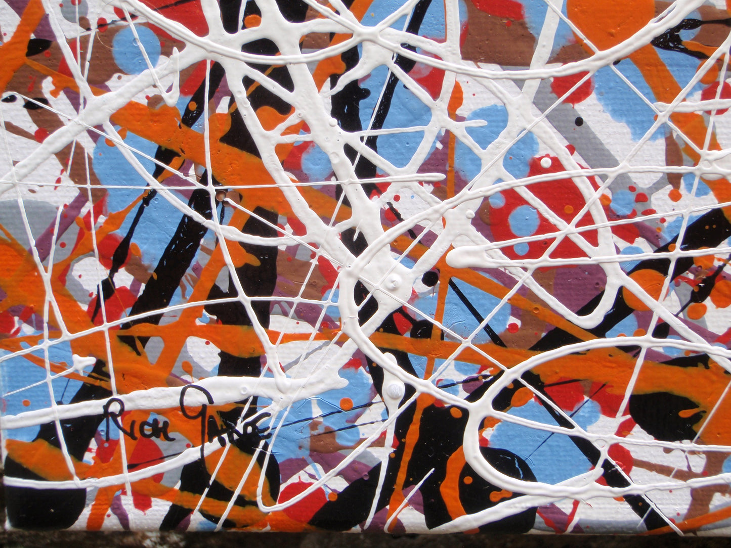 Abstract art with orange, white, and blue lines on a textured background, painted on a 101.5 cm y 81 cm stretched canvas - detail 5